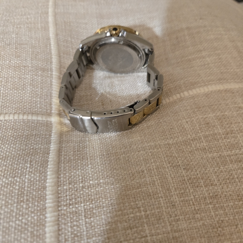 Women Invicta watch - Picture 3 of 4